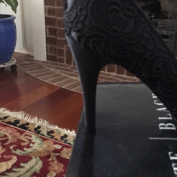 White House Black Market Heels - Picture 4 of 4
